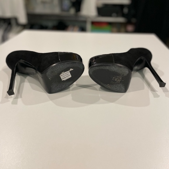 Used only once true to size 
No box, no dust bag
Original Price $750.00+NYC tax - Picture 5 of 5